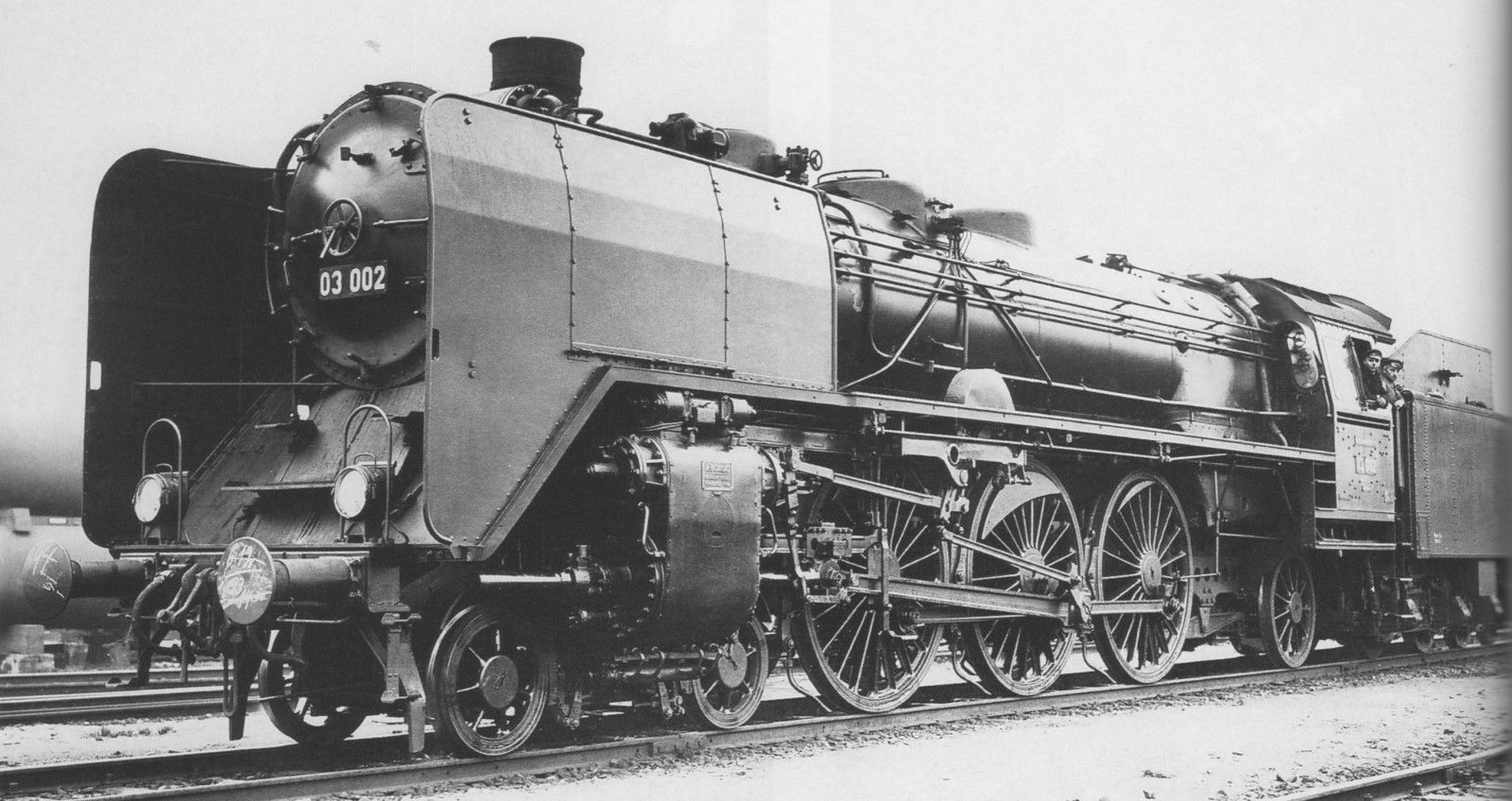 Rbd Hannover Bw Osnabrück, Große Wagnerbleche, Alte RK-Türe mit ZV, Schirmblende, Lima links, Schürze, Pumpen vorne, Kleine Vorlaufräder, 2x DRG Lampen, 2’2’T30 Kohletender